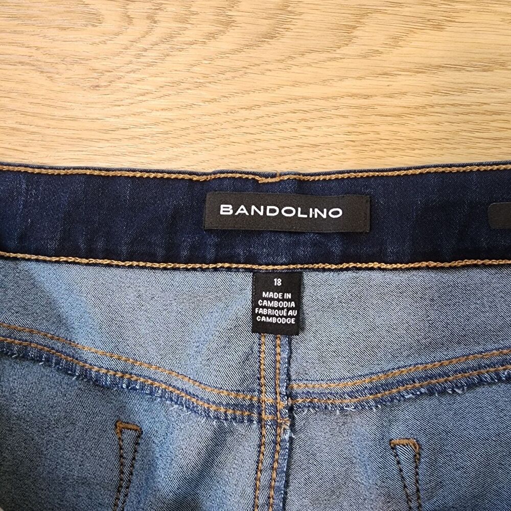 Bandolino Amy Jeans Womens 18 Blue Denim 5 Pockets Straight Leg Preppy 38x29 - Picture 2 of 13